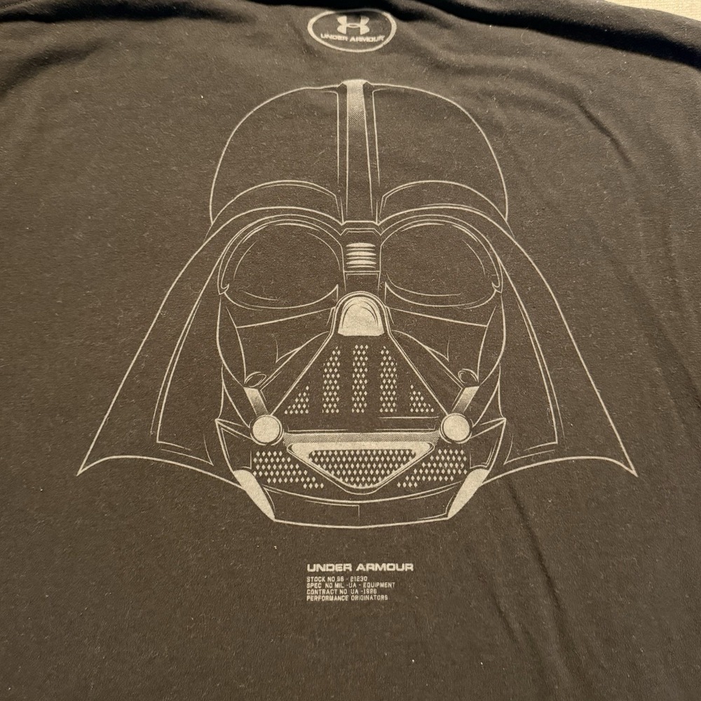 Under Armour Star Wars Darth Vader Mens L HeatGear Long Sleeve Shirt Black